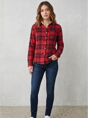 FOREVER 21 Red & Black Plaid Button-Up Shirt. Size S